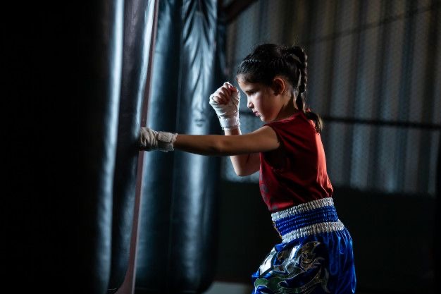 MUAY THAI INFANTIL